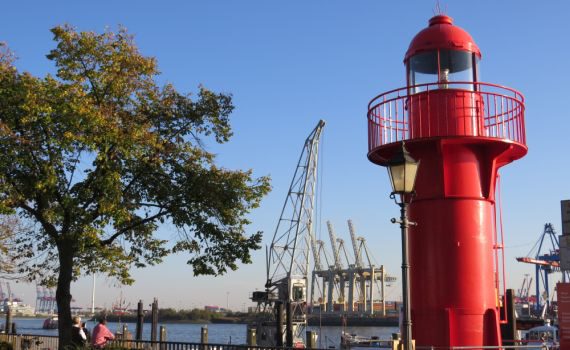 PAGENSAND-SÜD, Leuchtfeuer am Zugang Museumshafen