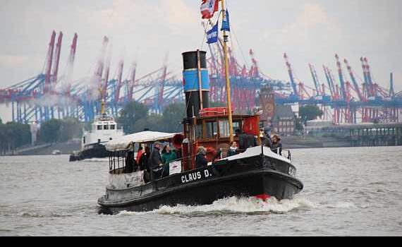 Dampfschlepper Claus D im Hamburger Hafen