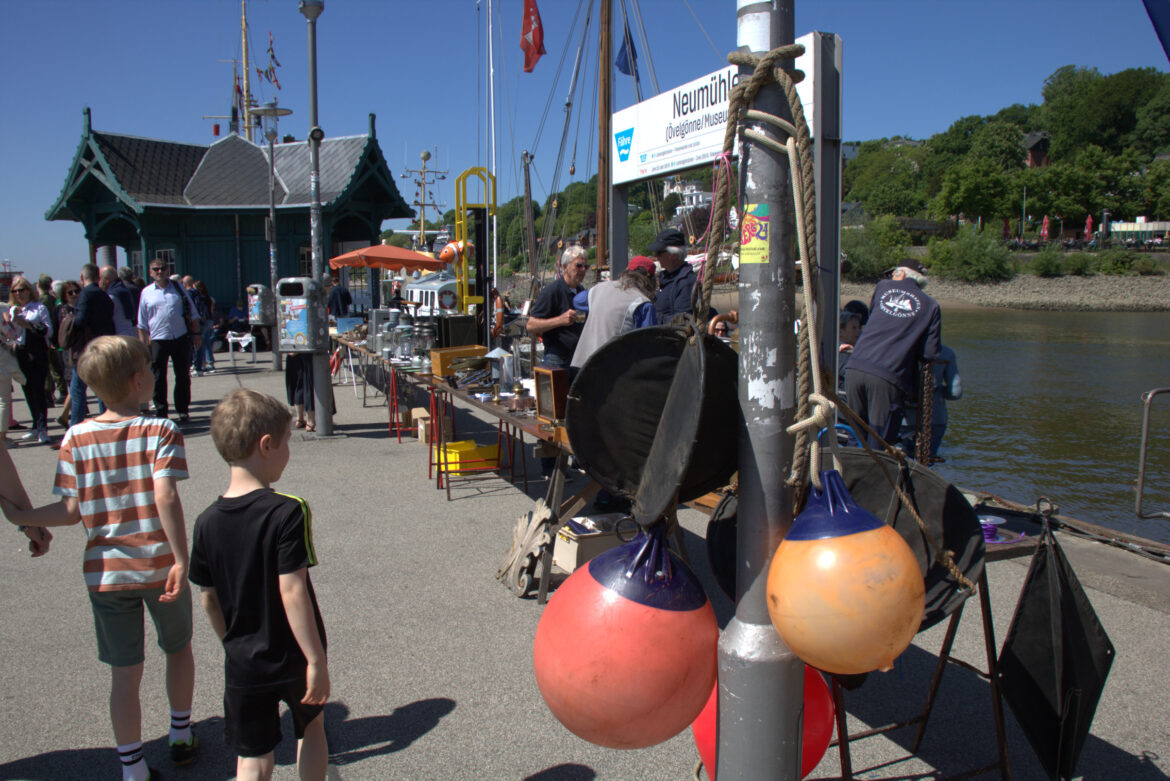 Flohmarkt auf dem Anleger