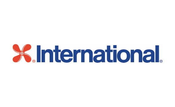 Logo der Firma International Farbenwerke GmbH beinhaltet die Grafik einer roten Schiffschraube mit dem blauen Schriftzug "International" daneben