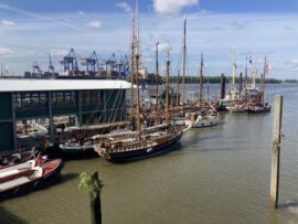 Segelschiffe im Museumshafen