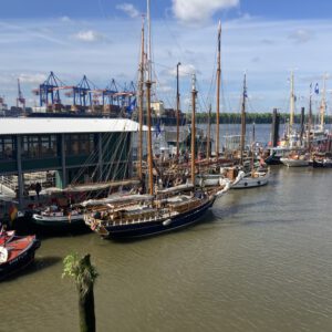 Segelschiffe im Museumshafen