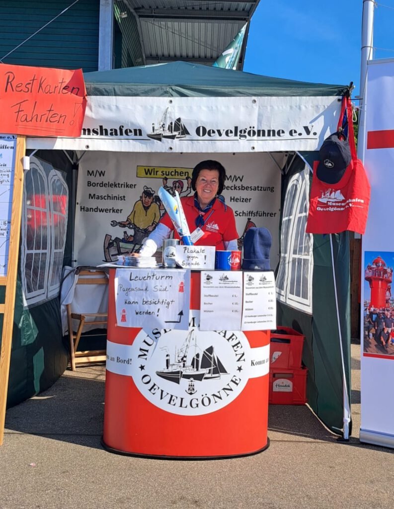 Bunter Inforstand im Museumshafen