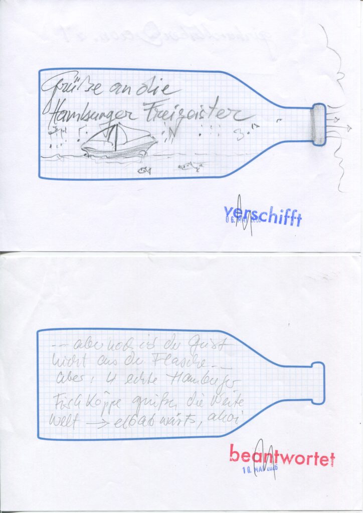 Zwei Beispielbilder von Flaschenpost mit Text und Grafiken in einer bildlich dargestellten Flasche